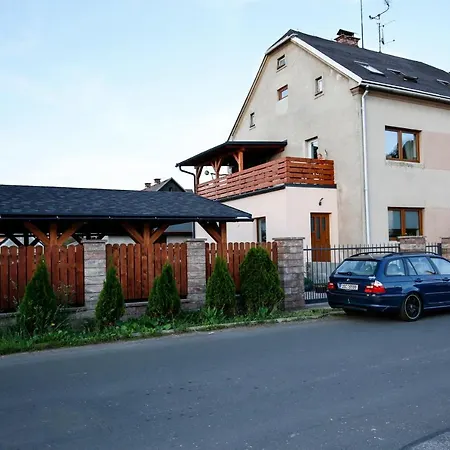 Devade Se Dvema Loznicemi A Wifi Pripojenim Trutnov
