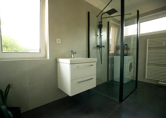 Devade Se Dvema Loznicemi A Wifi Pripojenim Apartament *